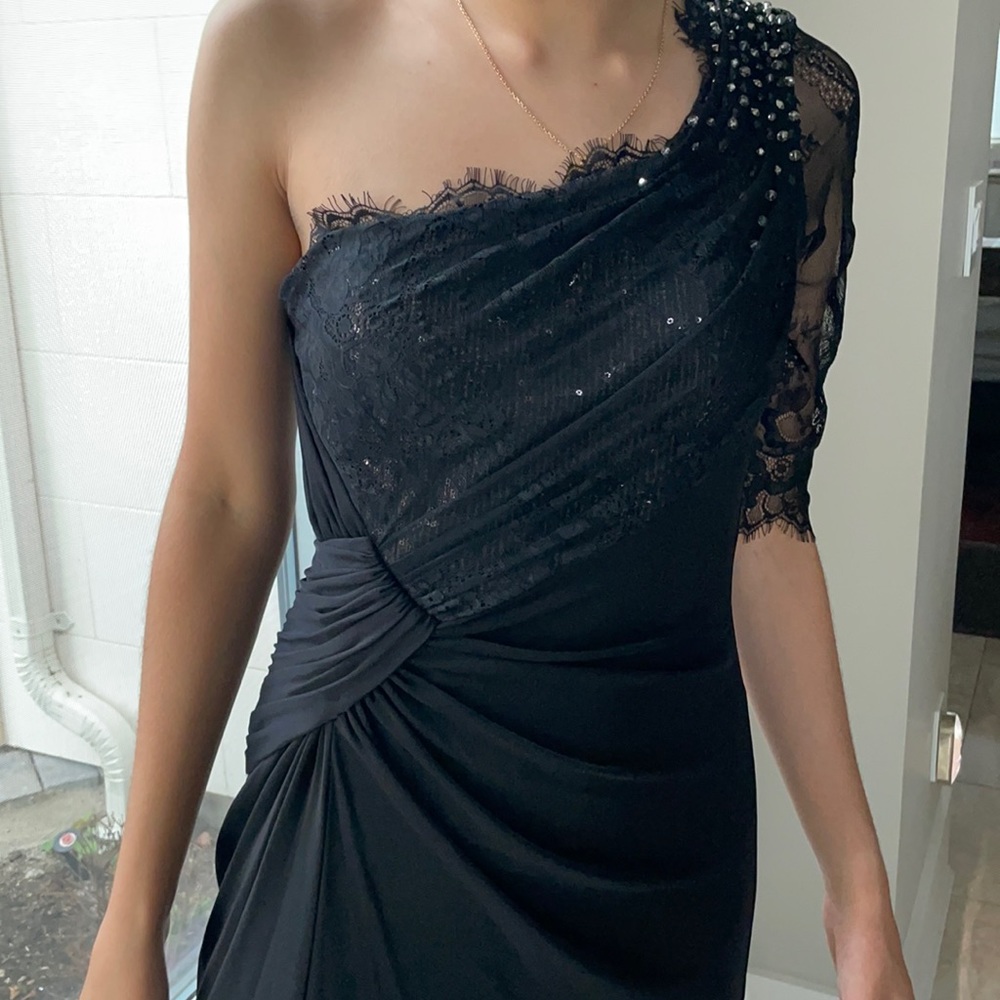 FAVIANA Glamour size 6 (black gown)